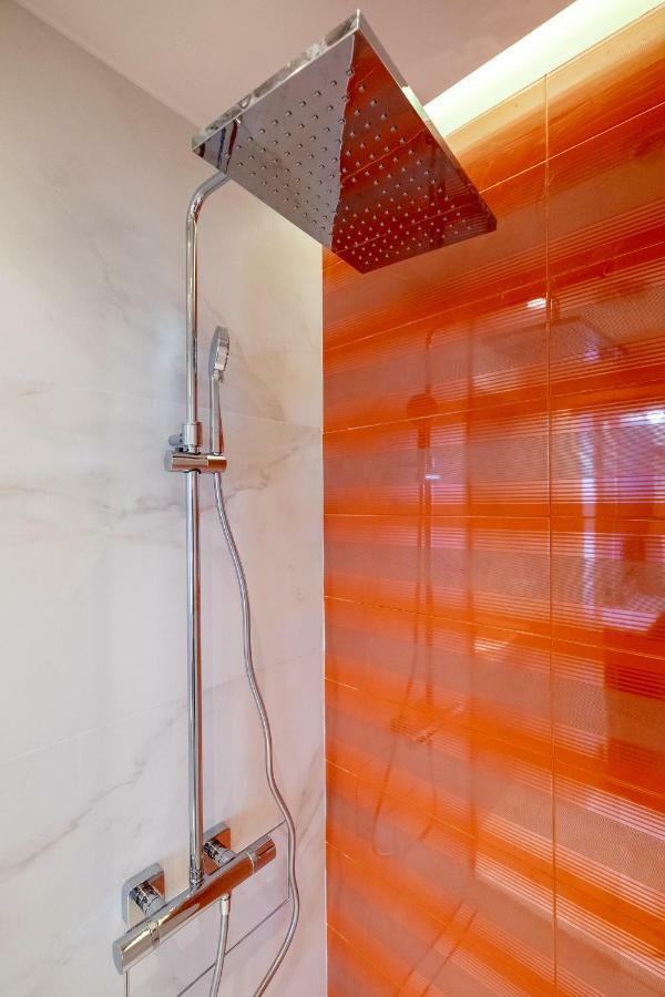 Vitosha Blvd 3 Bedroom 2 Bathroom Lux *