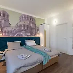 Vitosha Blvd 3-Bedroom, 2-Bathroom Lux Suite