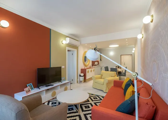 Vitosha Blvd 3-Bedroom, 2-Bathroom Lux Suite