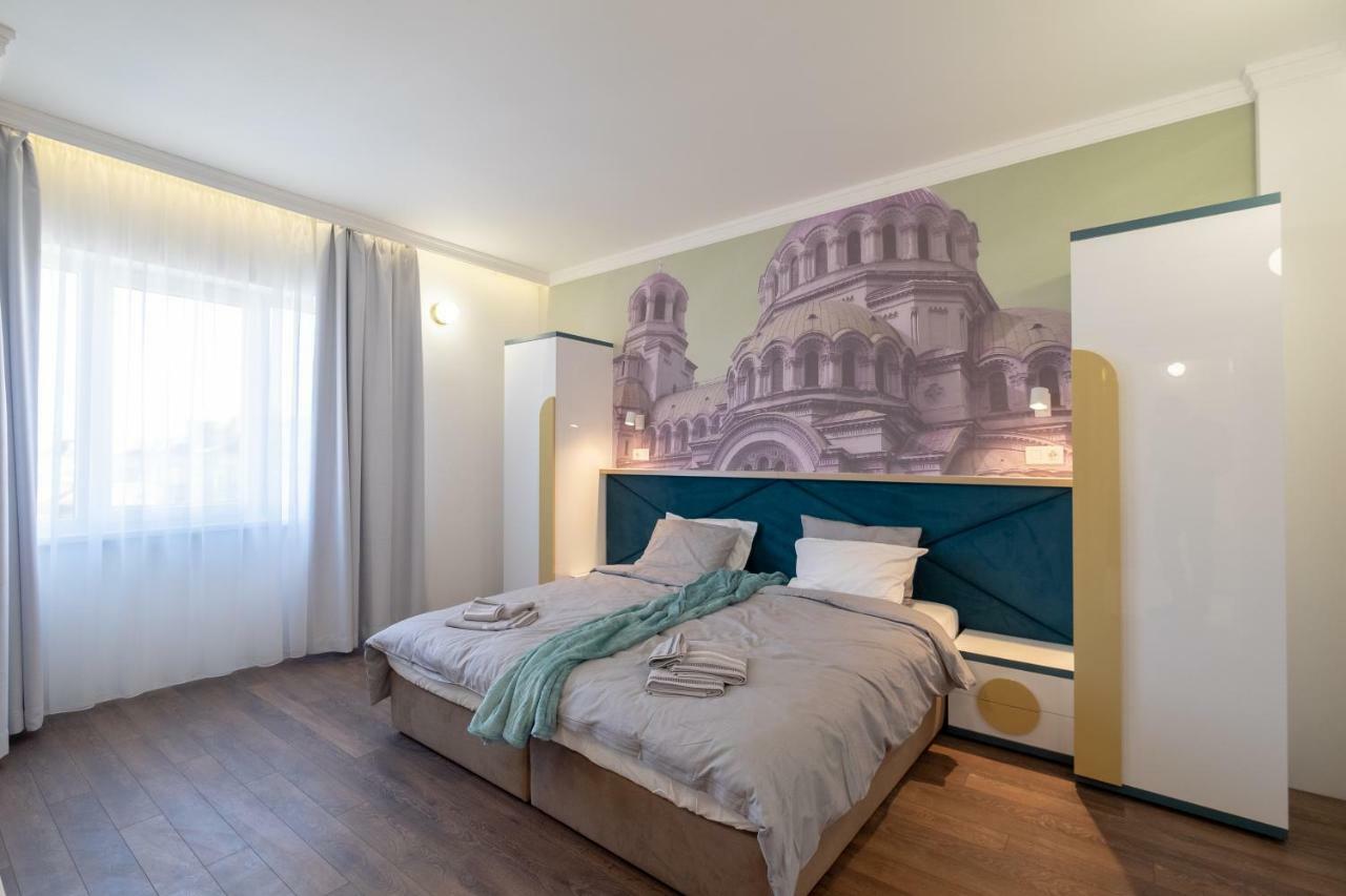 Vitosha Blvd 3-bedroom, 2-bathroom Lux Appartamento