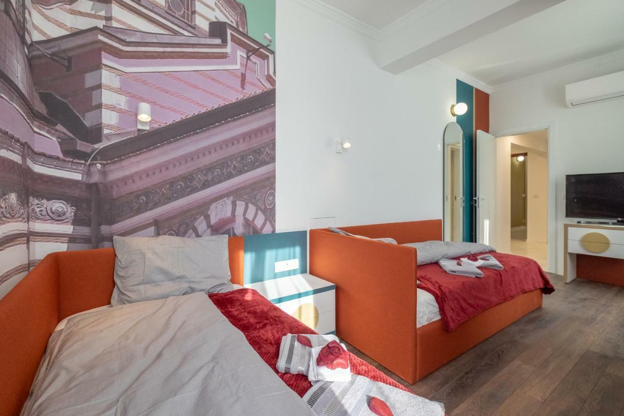 Appartamento Vitosha Blvd 3-bedroom, 2-bathroom Lux Sofia