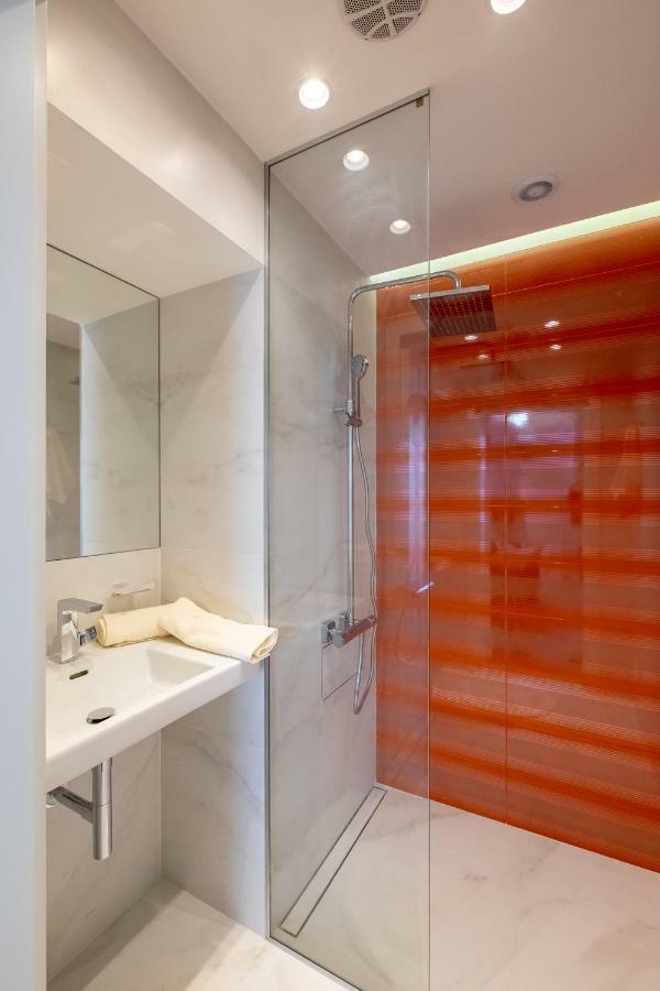 Vitosha Blvd 3-bedroom, 2-bathroom Lux * Sofia