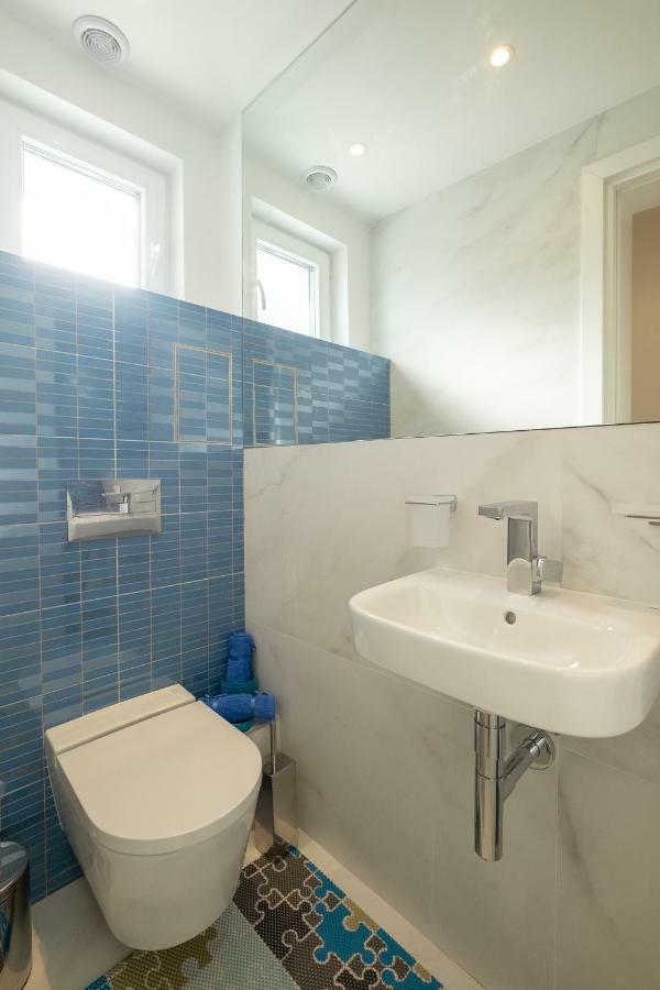 Appartamento Vitosha Blvd 3-bedroom, 2-bathroom Lux *
