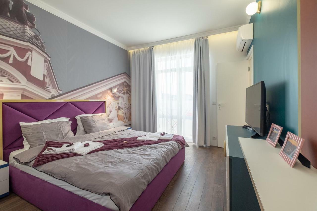 Appartamento Vitosha Blvd 3-bedroom, 2-bathroom Lux Sofia