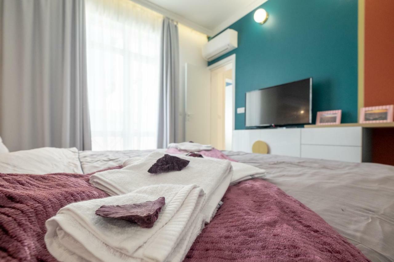 Appartamento Vitosha Blvd 3-bedroom, 2-bathroom Lux Sofia