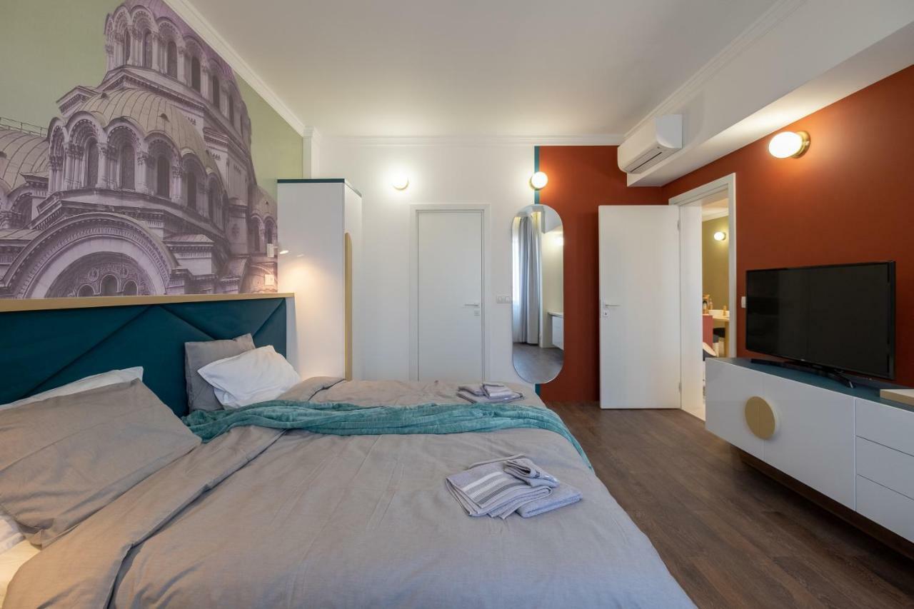 Vitosha Blvd 3-bedroom, 2-bathroom Lux Appartamento Sofia