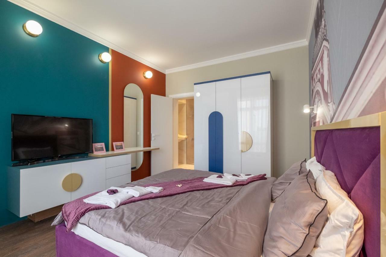 Vitosha Blvd 3-bedroom, 2-bathroom Lux Appartamento *